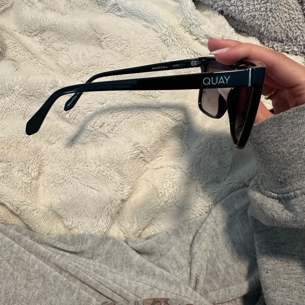 Quay Nightfall sunglasses - Picture 3 of 4